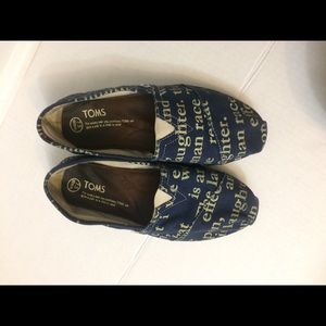 ❤Price drop Toms Rare design slip on size 7.5